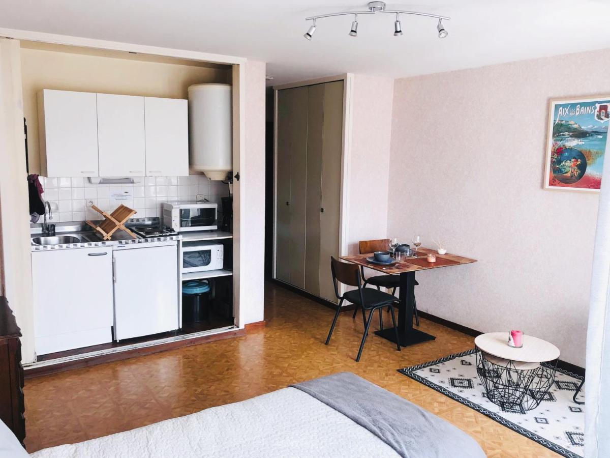 Paisible Studio Avec Agreable Loggia 2 Mn Du Centre Leilighet Aix-les-Bains Eksteriør bilde